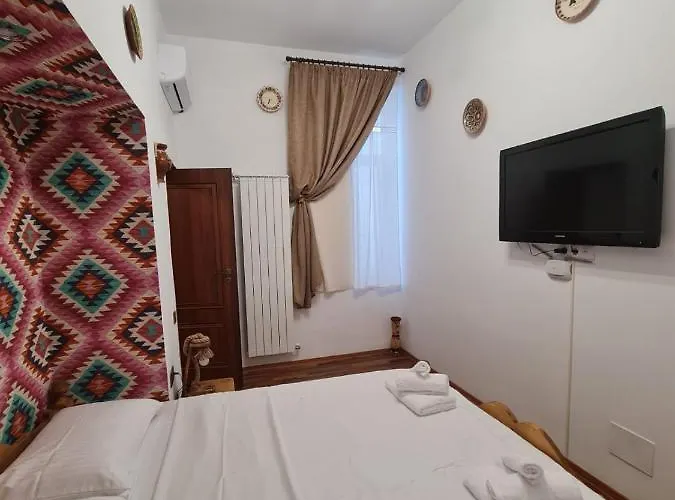 City Home Apartment *