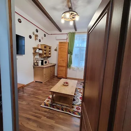 City Home Apartment *
