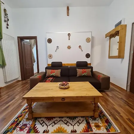 City Home Apartment