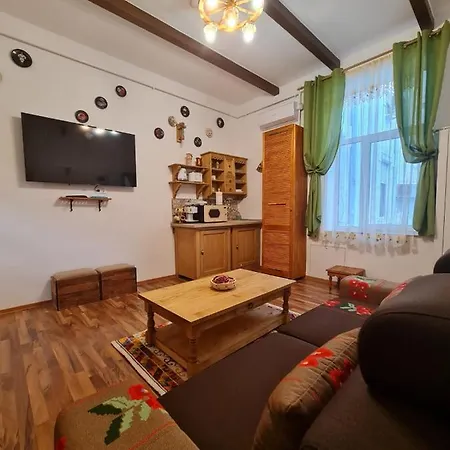 City Home Apartment *